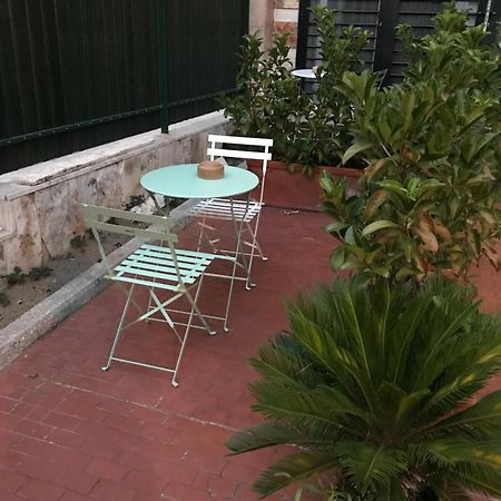 Domus Vesuvio Bed & Breakfast San Giorgio a Cremano Exterior photo